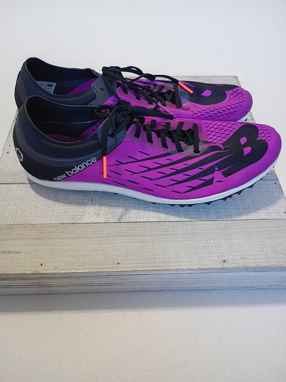New Balance Women's MD800v6 Track Spikes Voltage Purple Black Running Shoes